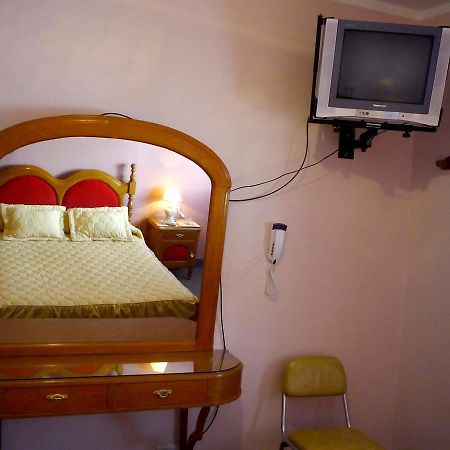 Hotel Las Rosas サルタ エクステリア 写真
