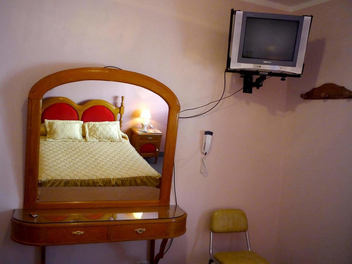Hotel Las Rosas サルタ エクステリア 写真